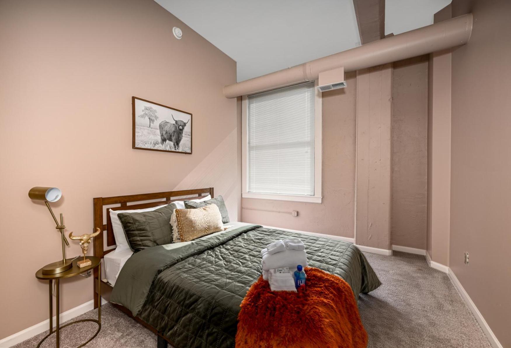 2 Bath Prkg+Gym+Sauna Perk Plaza +30 Day Cleveland Buitenkant foto
