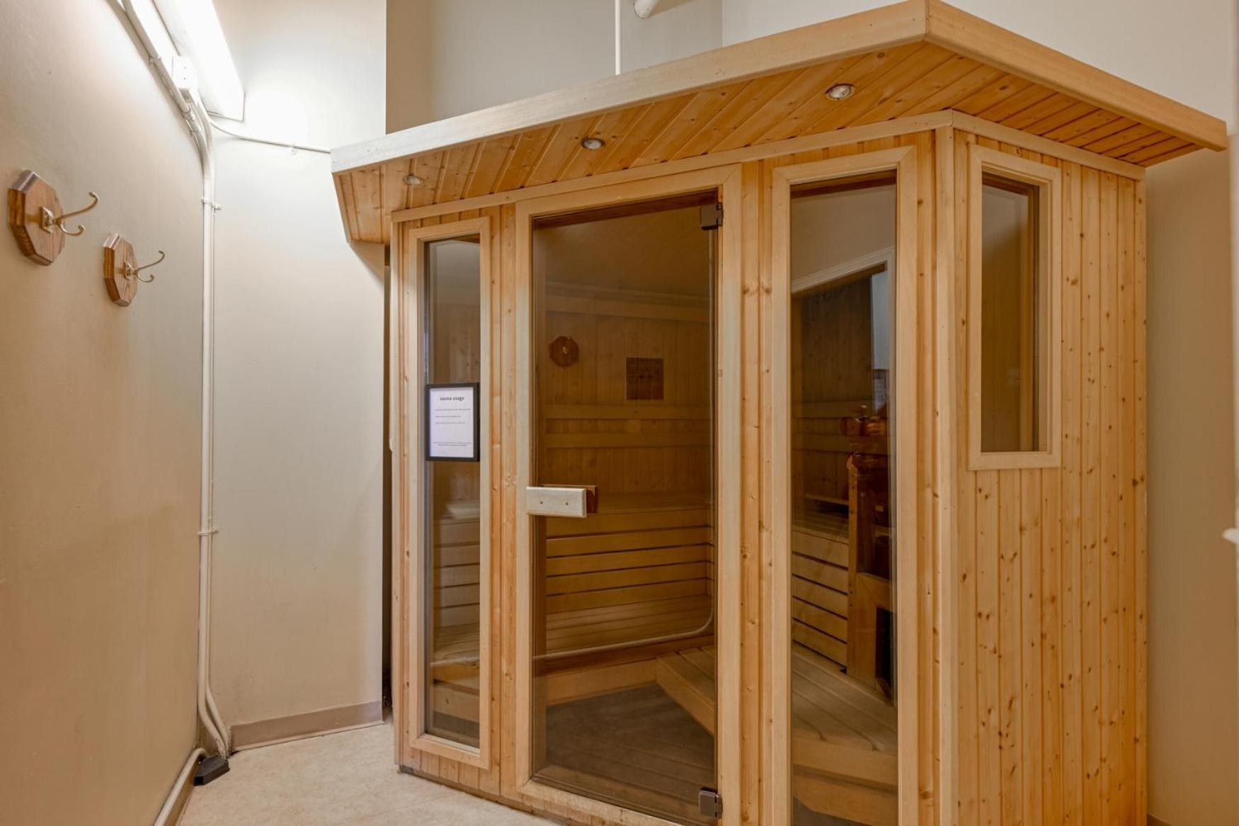2 Bath Prkg+Gym+Sauna Perk Plaza +30 Day Cleveland Buitenkant foto