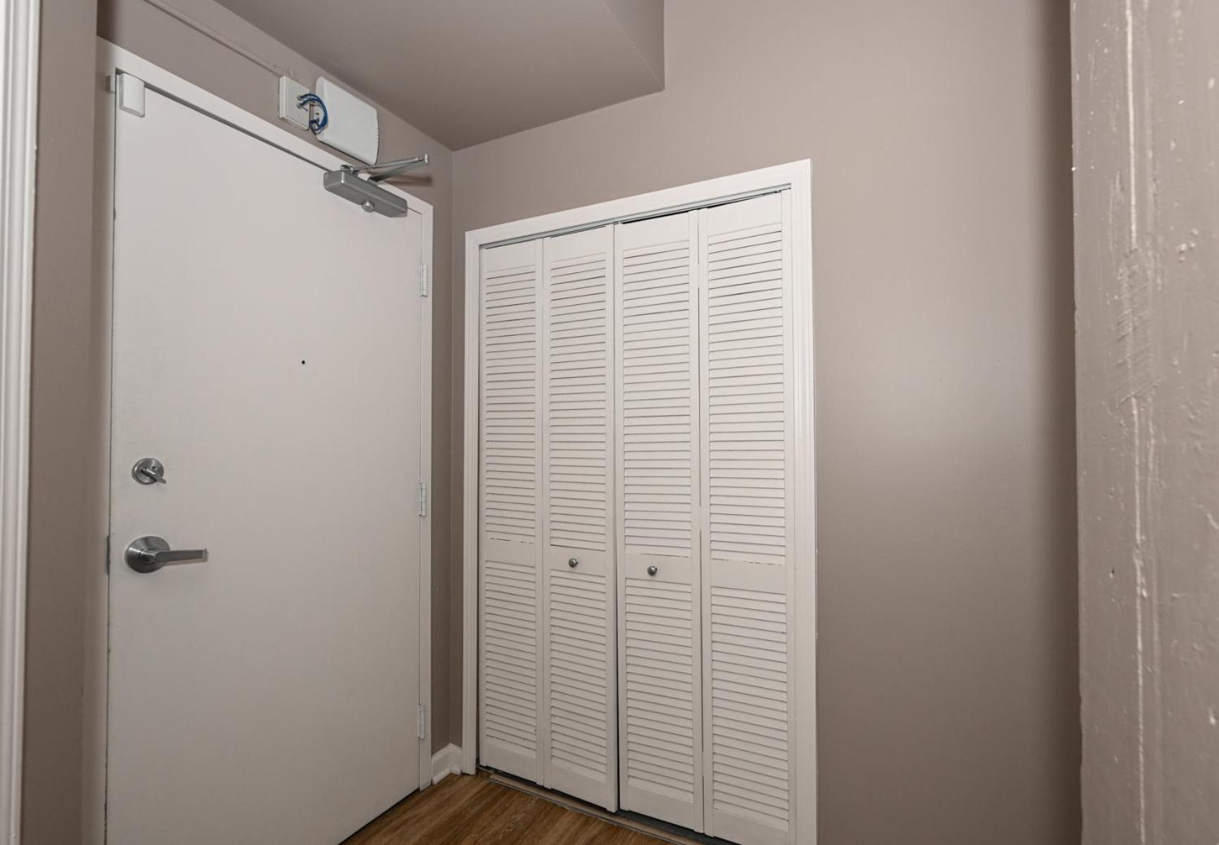 2 Bath Prkg+Gym+Sauna Perk Plaza +30 Day Cleveland Buitenkant foto