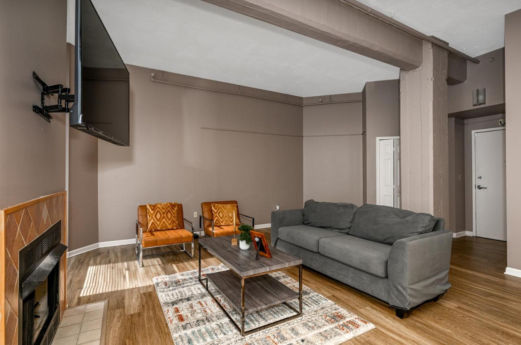 2 Bath Prkg+Gym+Sauna Perk Plaza +30 Day Cleveland Buitenkant foto