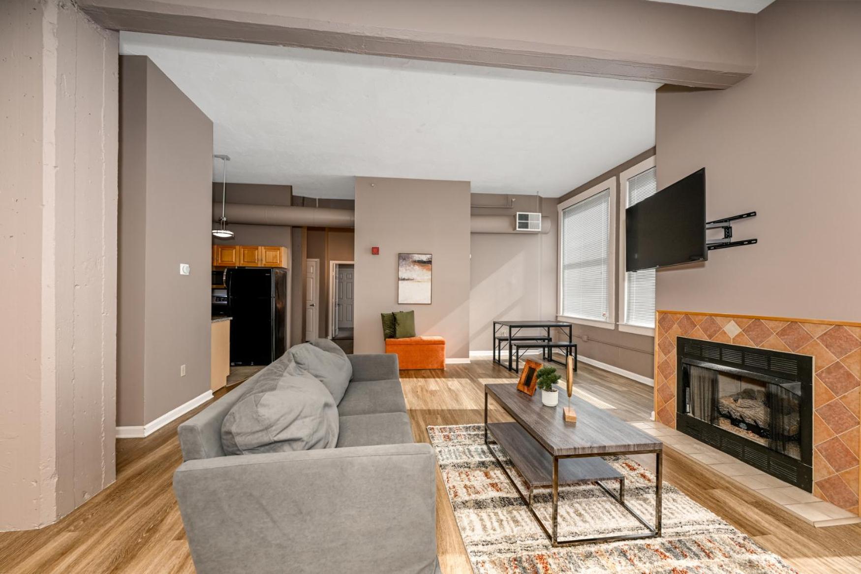 2 Bath Prkg+Gym+Sauna Perk Plaza +30 Day Cleveland Buitenkant foto