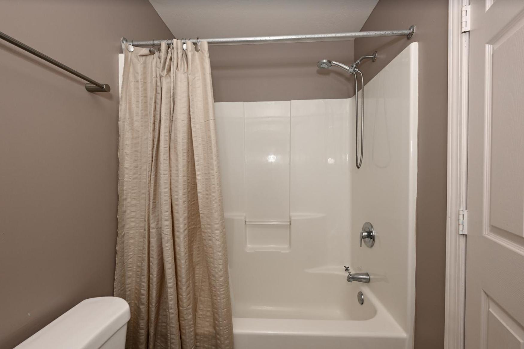 2 Bath Prkg+Gym+Sauna Perk Plaza +30 Day Cleveland Buitenkant foto