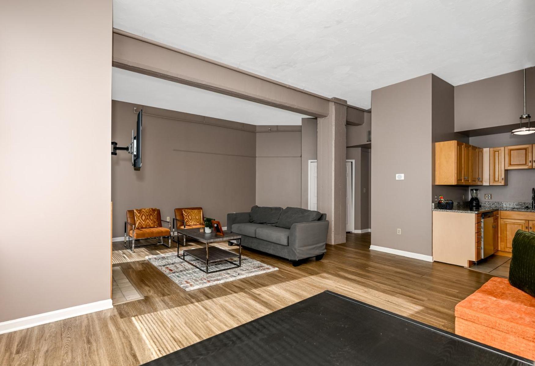 2 Bath Prkg+Gym+Sauna Perk Plaza +30 Day Cleveland Buitenkant foto
