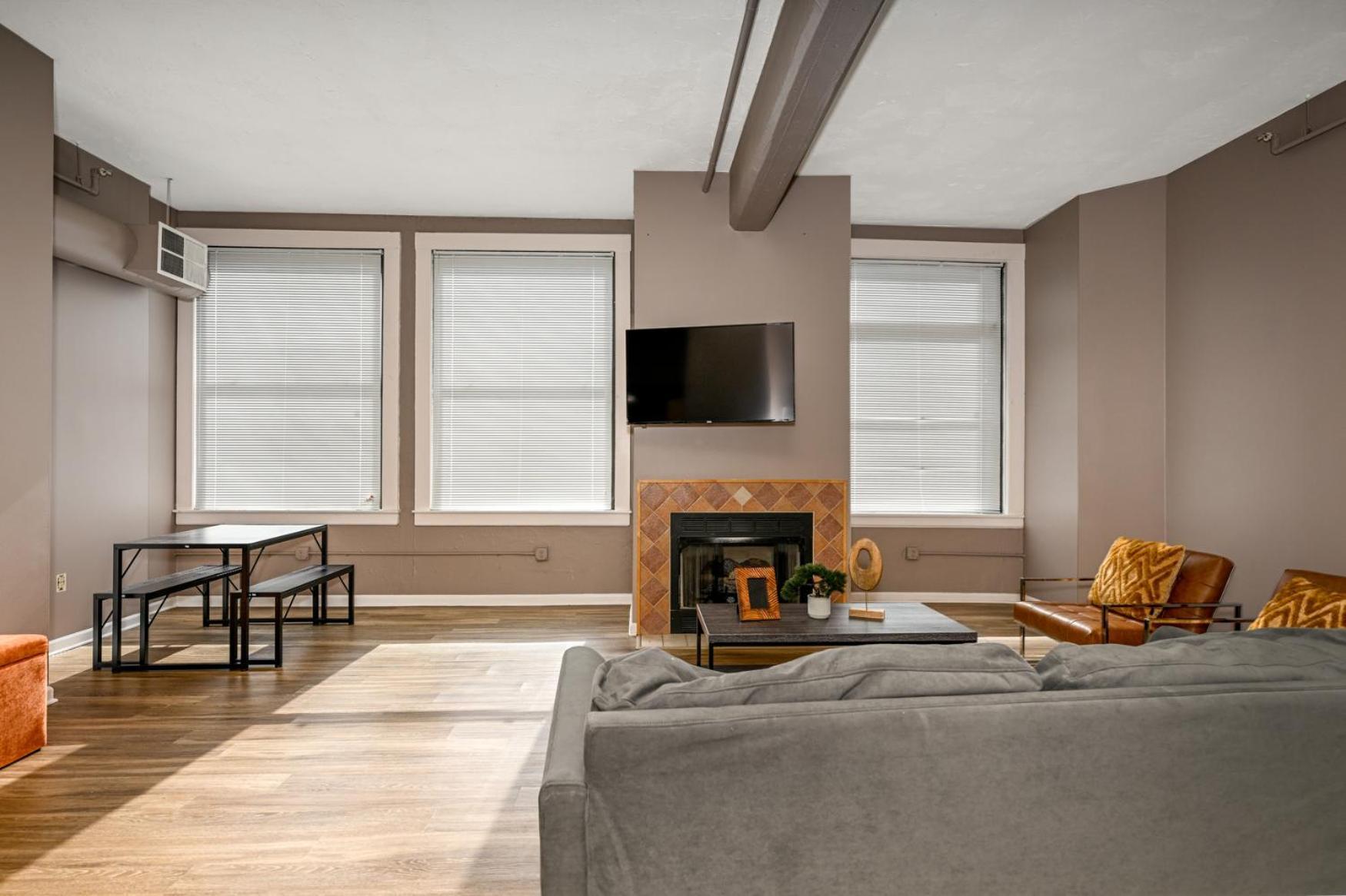2 Bath Prkg+Gym+Sauna Perk Plaza +30 Day Cleveland Buitenkant foto