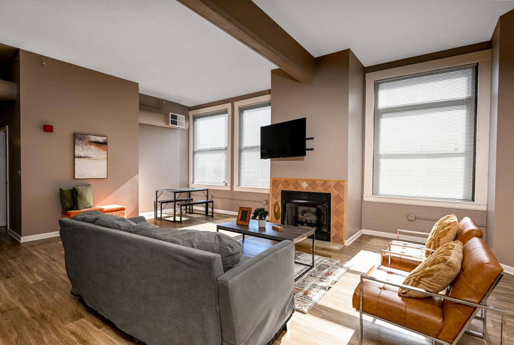2 Bath Prkg+Gym+Sauna Perk Plaza +30 Day Cleveland Buitenkant foto